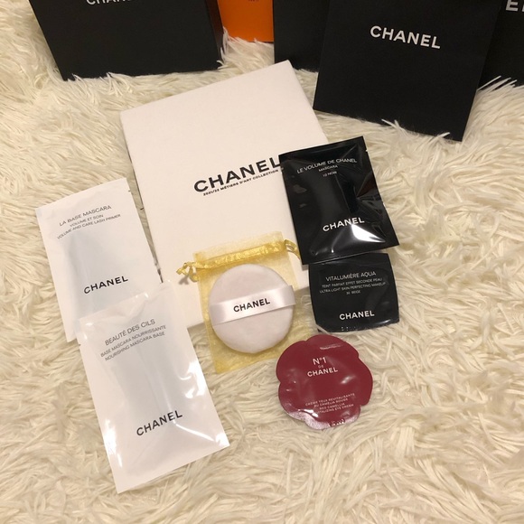 Chanel Makeup Puff Multiple Usage (Free Chanel Paper Bag) - Picture 4 of 9